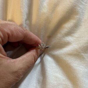 Disney charmed aroma, crown silver ring size 8 unworn